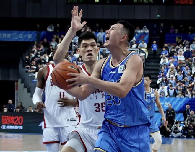 翟晓川：面对困难需要每个人的无私和牺牲，我们定会团结一致渡过