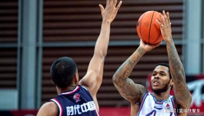 全场砍0分1板2犯规！辽篮第5外援秒变水货：杨鸣这次被坑惨了？