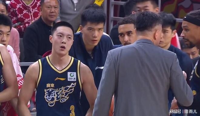 最新消息！广东锋线“新王炸”正式到位，杜锋为他裁掉奎因？