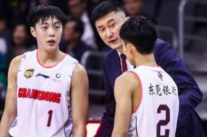 广东队继续补强，大外援2选1，麦考尔、奎因只能留一个