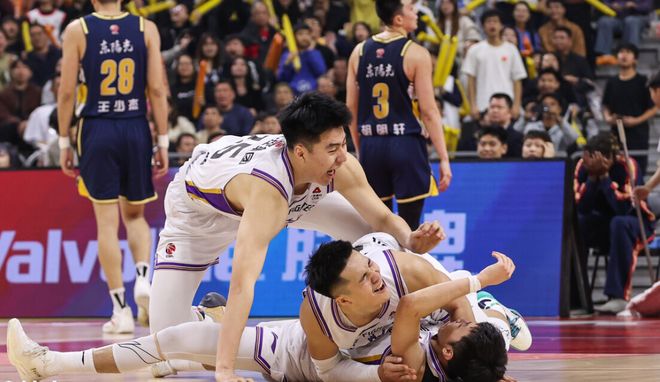 破案！徐杰防不住廖三宁，杜锋为什么不肯上陈家政？萨林杰要背锅