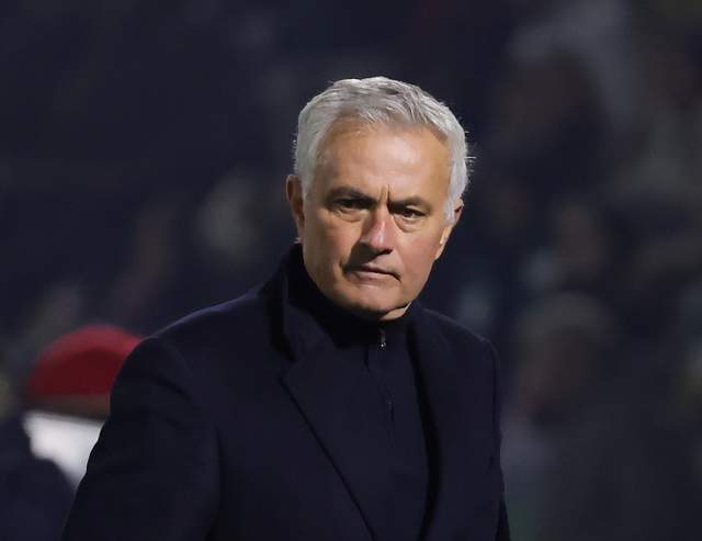 点球打飞 63岁穆帅低头认命！欧冠末轮死磕皇马 输球就出局