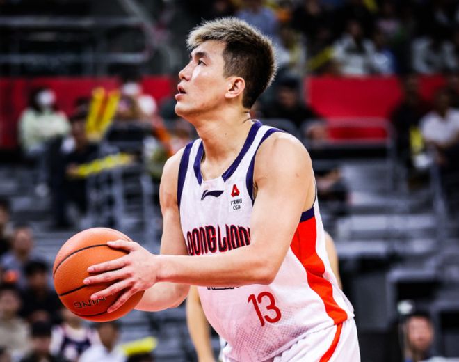 官宣复出！只打2场，郭艾伦还在争取全明星