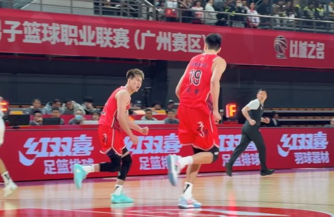 狂砍24分14篮板！郭艾伦复出，最大受益人是他！