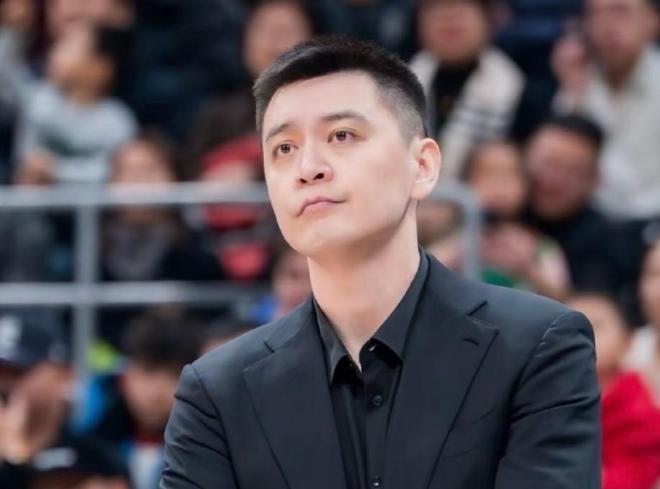 媒体人：杨鸣向辽宁队提出辞职，今天上午俱乐部会发离任公告