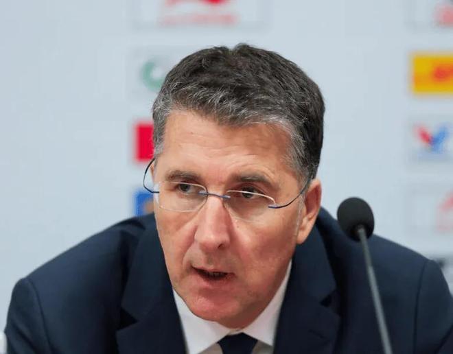 被格兰带队征服！明确末节阵容+盘活防守，冯傲吴冠希成最大赢家