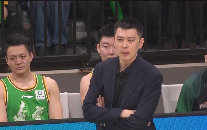 一地鸡毛！辽宁输新疆队19分，还有3个坏消息 杨鸣很无奈