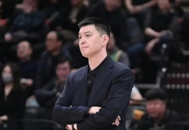 贺天举：杨鸣想要的外援俱乐部全买不起，想要威尔哲却给韦伯