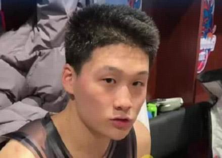 太高效了，山东18岁小将王证生涯第二战登场3分钟轰下11分