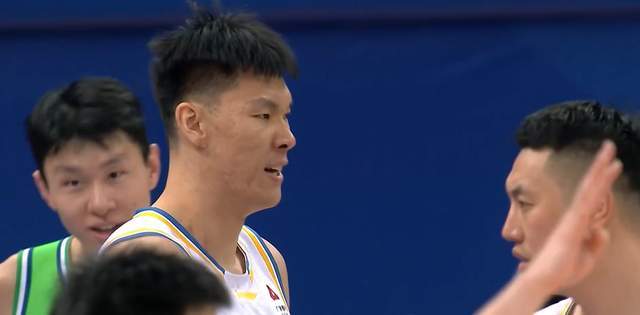 拿600万顶薪，出战10分钟，0分2板3犯规，正负值-19，愧对许利民