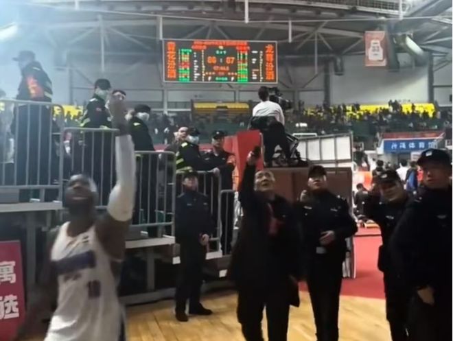 CBA罚单：山西核减经费2万+被记3.75分 杰曼侮辱性手势罚3万