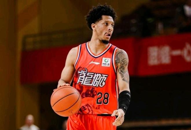 杨曦皓18分4板6帽 CBA常规赛福建92-85广州