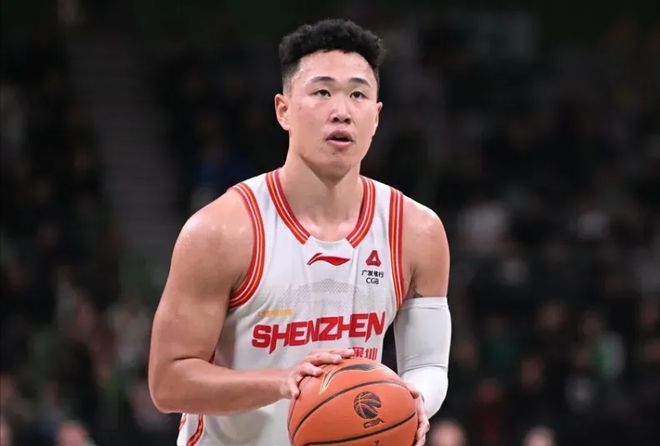 空砍43分，贺希宁无缘生涯夜黯然神伤，大白边一柱擎天太无敌