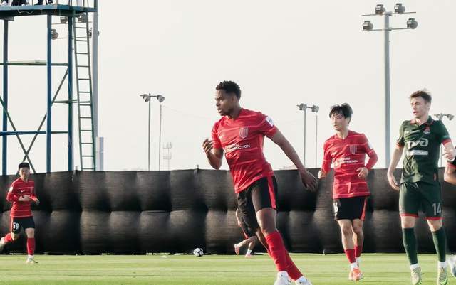 成都盯着海港挖，港脚边后卫到位，罗慕洛练瘦了 4大新援亚冠首秀