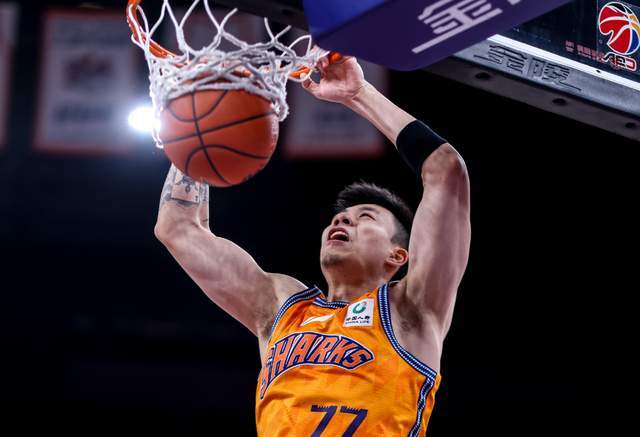 CBA排名一夜大变！上海冲第1，北京广东全部翻车，7队哄抢第12名