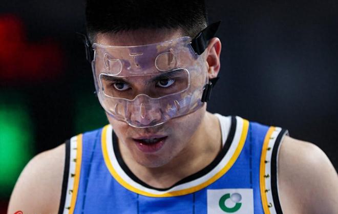 矛盾公开！赵睿回怼新疆球迷，王哲林喊出3年规划，1人让他佩服