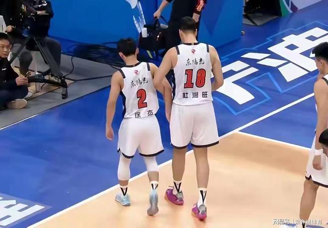 广东队惨败宁波，再收两大坏消息，杜锋无能无力，冠军要没戏了