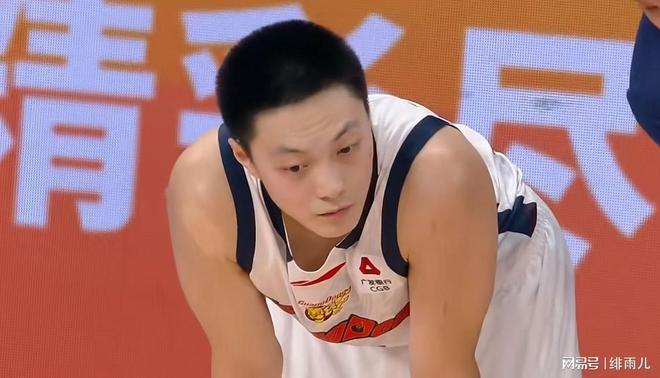 太适合广东队！CBA最强硬中锋打成大腿，这可是杜锋的内线答案？