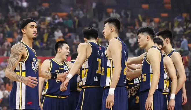 越打越差！25岁前锋在广东七个赛季，杜锋苦心培养