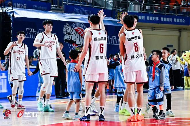 【CBA联赛】第二十三轮｜第一阶段收官，浙江稠州金租61-59胜新疆伊力特！