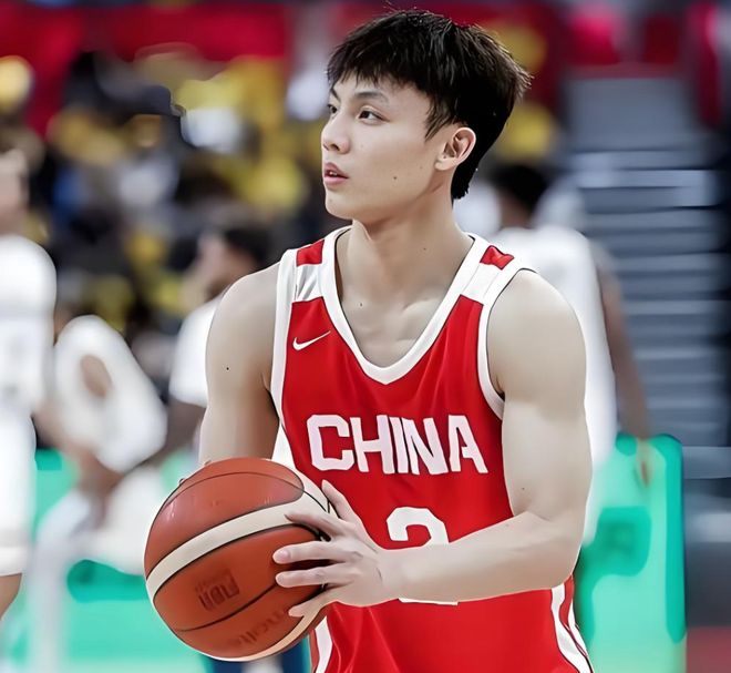 晚上10点！中国男篮最新大名单出炉：徐杰和庞峥麟入选，周琦无缘