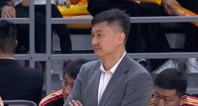 杜锋下课回归北京家庭？一切尘埃落定，广东完成官宣，去向曝光