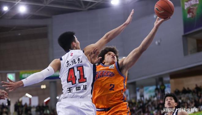 广东遭上海三杀后再遭打击？杜锋的话让人绝望：提前退出争冠了？