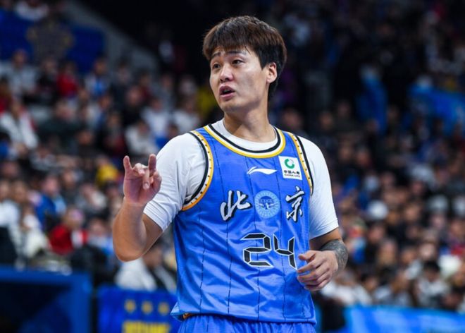 CBA官方罚单：赵睿严重不当评论停赛3场罚款5万 首钢罚5万