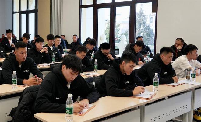 男篮集训更新：召开入队会，郭士强提3点要求，队长人选或有变