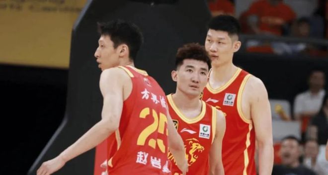 拿600万，3战15中3！俱乐部杯都打不明白，广厦是时候放弃他了