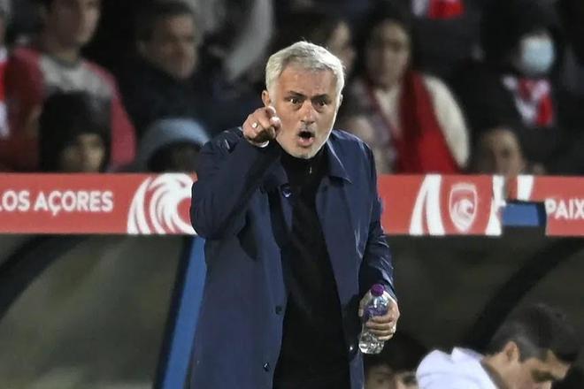 穆帅展望与皇马欧冠附加赛：欧冠之王受了伤，受伤的国王很危险