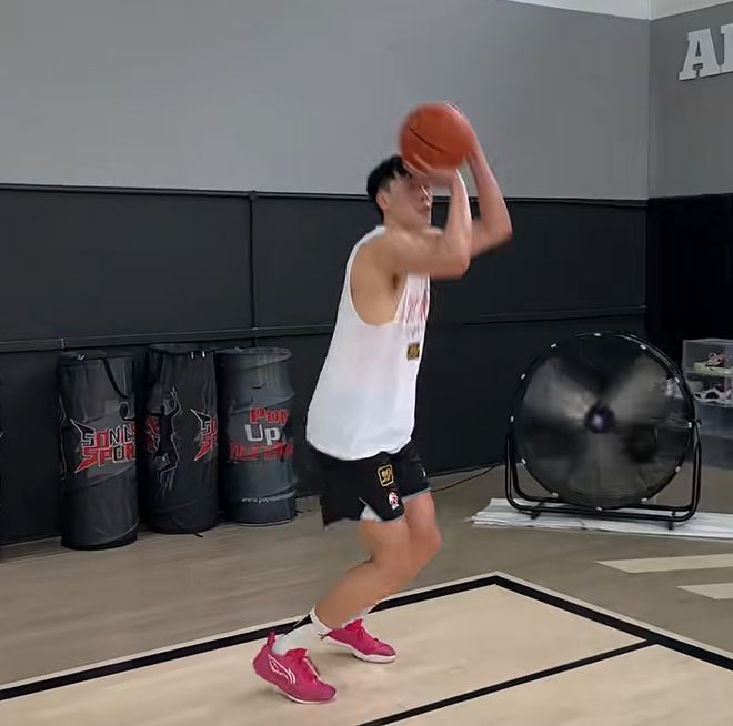 广东队迎来1好消息！2米05锋线悍将恢复训练，有望赶上CBA季后赛