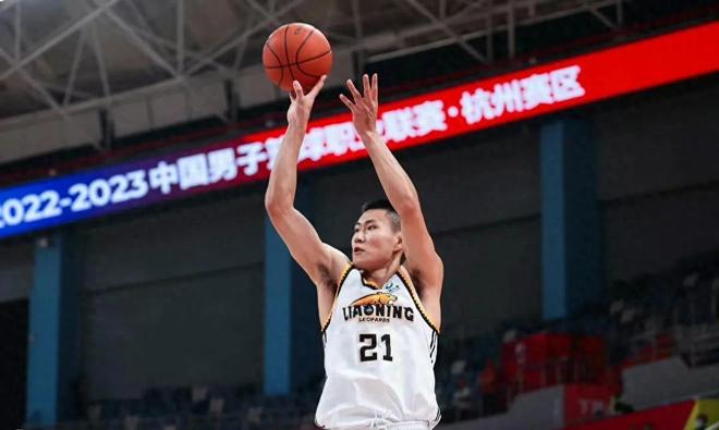 越打越差！辽宁潜力锋线太让人失望，新秀赛季表现不输张镇麟