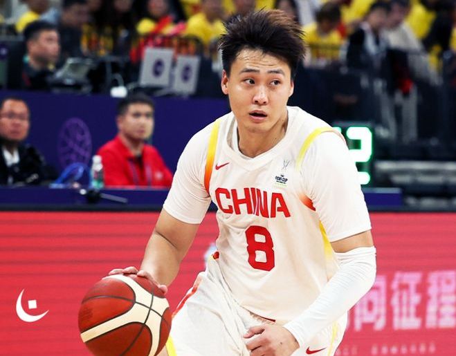 中国男篮官宣世预赛14人名单：赵睿领衔 赵继伟余嘉豪回归