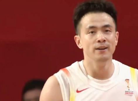 鞍山保罗，赵继伟替补出场18分钟，8中4&三分6中3取14分2断