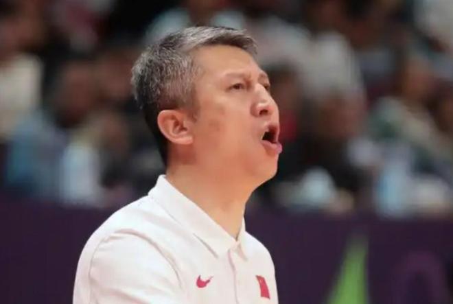 哨子有点偏？日本男篮首节罚球14罚7中，中国男篮3罚1中