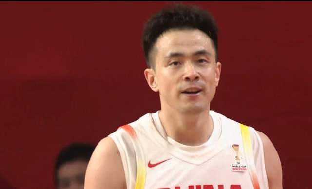 中国男篮大逆转：打败日本！一场7分险胜，胡金秋20分，赵睿10分