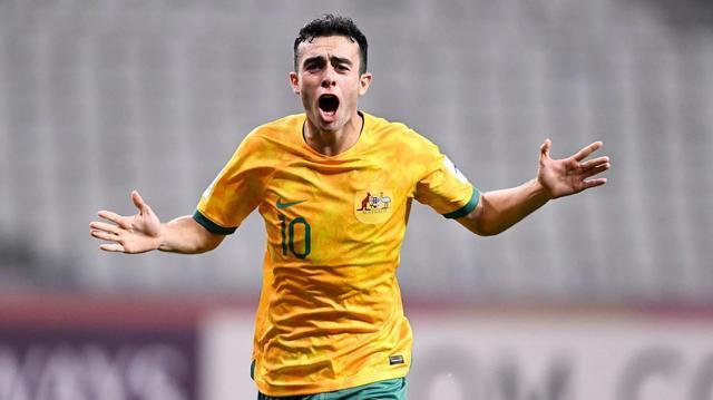 澳媒：澳超21岁中场巴多拉托吸引了德甲、意甲等球队的关注