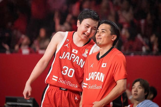 霸气！中国男篮5打8，客场逆转日本男篮，四人被点名表扬