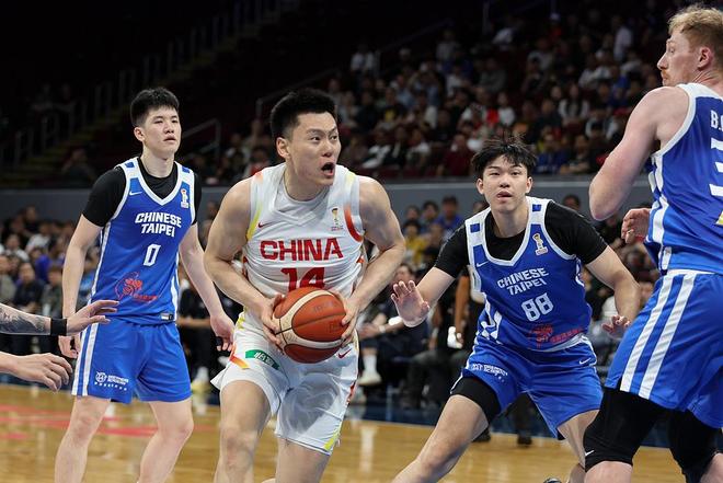 得鋒線者贏比賽！9分11板+19分，國家隊高光時刻，助力男籃大逆轉(zhuǎn)