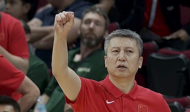 中国男篮赢了，他们3人却输了，主动告别国家队吧，别再坑郭士强