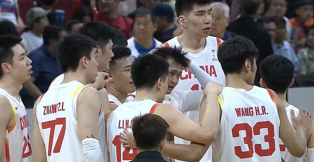 男篮逆转险胜，出线基本稳了，3人绝对功臣，2人拉胯，郭士强无奈