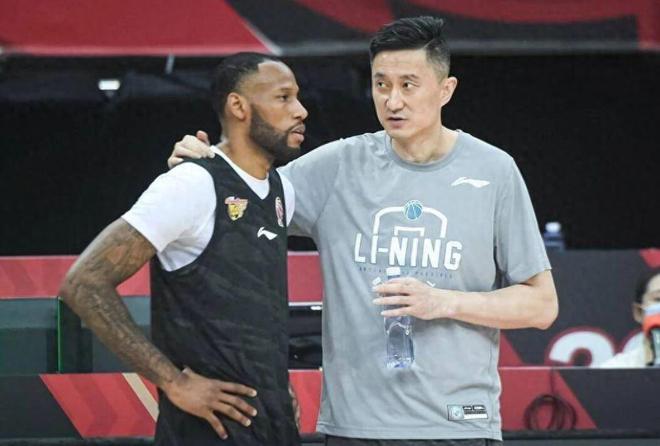 广东男篮三冠功勋成为教练，上海外援回归困难，四川又成全华班