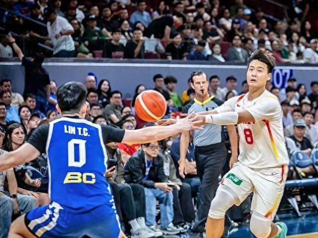 險勝！郭士強賽后吐真言，男籃更衣室這一幕太動人