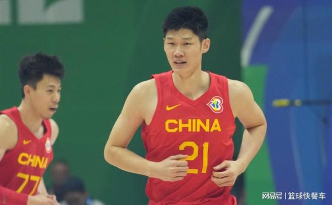 男篮世预赛后他拒绝休息！胡金秋让主教练急了：强行勒令他休息