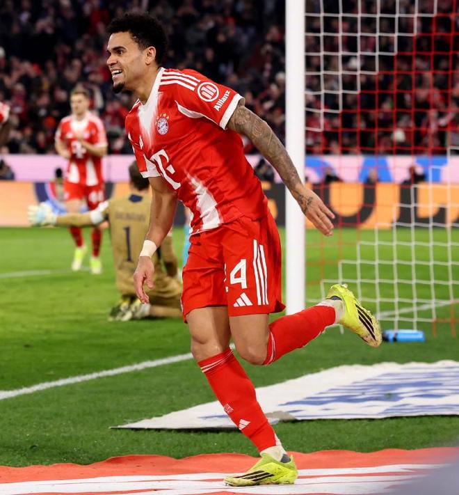 迪亞斯傳射創生涯紀錄，天才少年點射破球荒，拜仁4-1大勝苦主