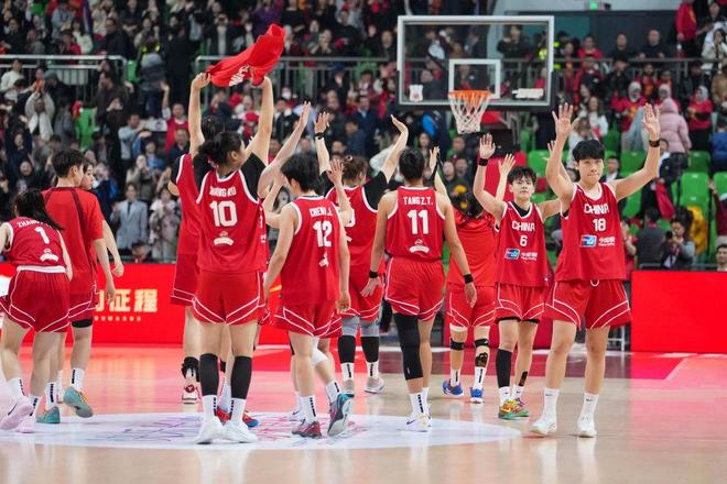 中国女篮两连胜，收获三大惊喜！一个顽疾仍未解决，宫鲁鸣很头疼