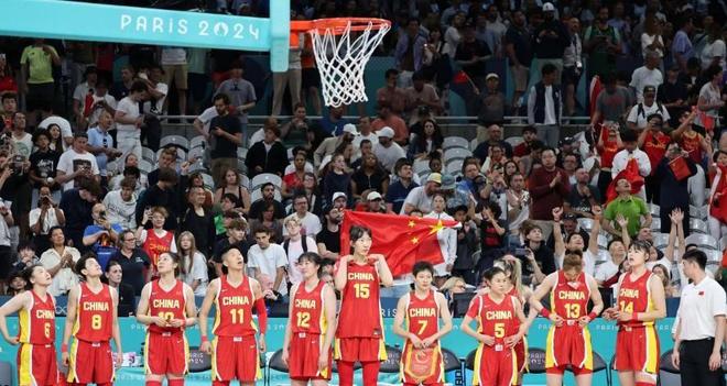 0+1+1！中国女篮6分险胜巴西揪出最糟糕球员，王思雨为她牺牲最大