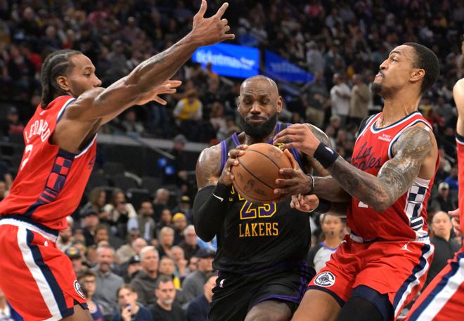 14胜2负，末节得分100分，都是联盟第一！你从局外人打成球队老大