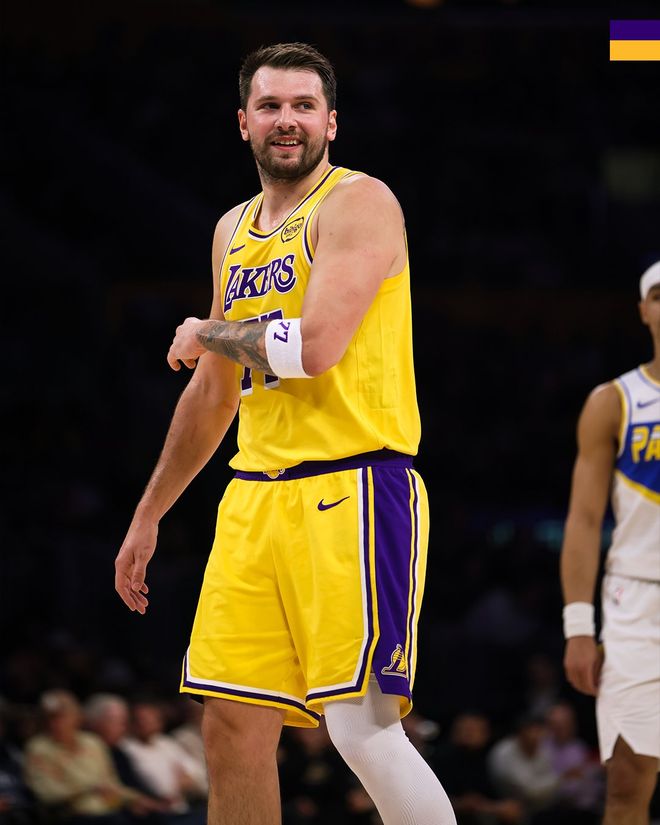 东契奇44分9板5助湖人轻取步行者，里夫斯19分西卡26分5板